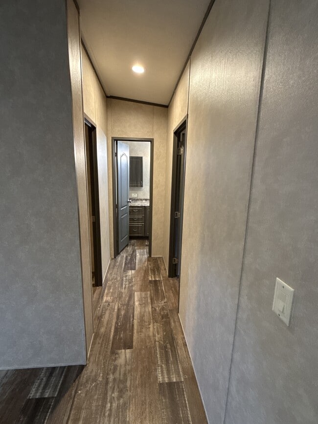 Building Photo - 894 FM 1395