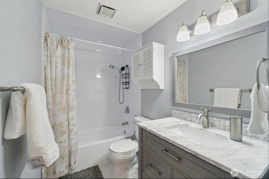 Building Photo - 23049 38th Ct W