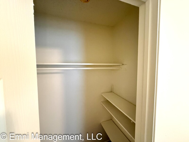 Building Photo - 2706 Jade Rd