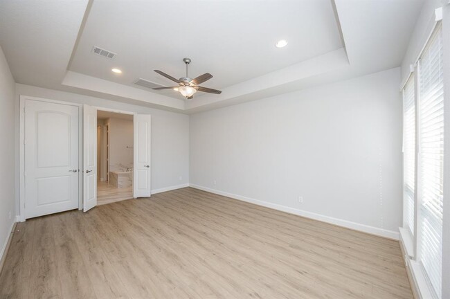 Building Photo - 29819 Breezy Pnes Lp
