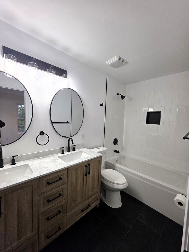 Building Photo - 12 New Sugar Creek Rd