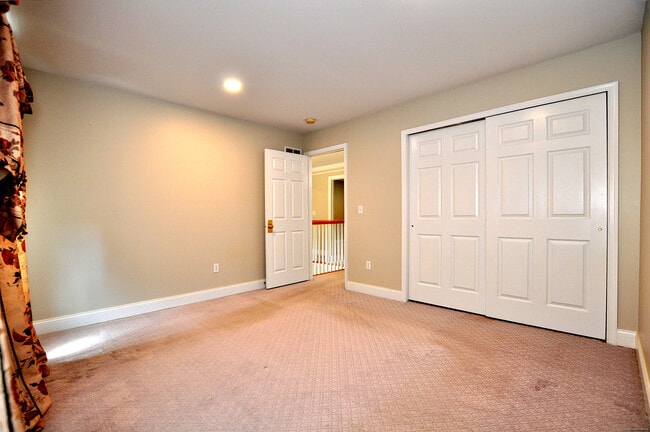 Building Photo - 34 Auburn Knoll