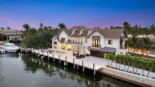 Building Photo - 400 Mola Ave