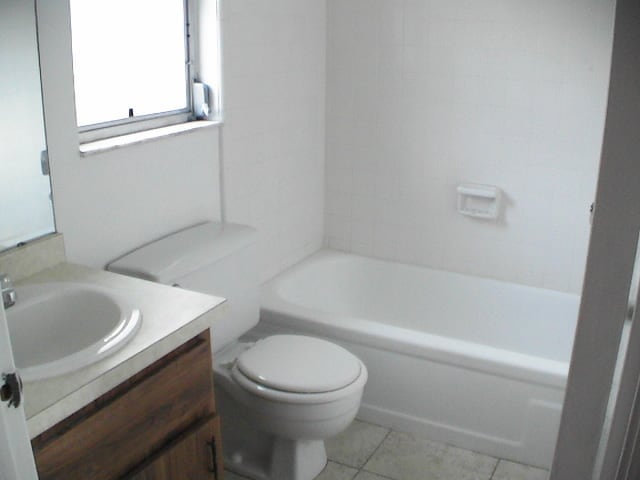 Building Photo - Beautiful 2x2 Downtown