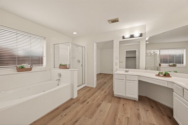 Building Photo - 14819 Appaloosa Ave