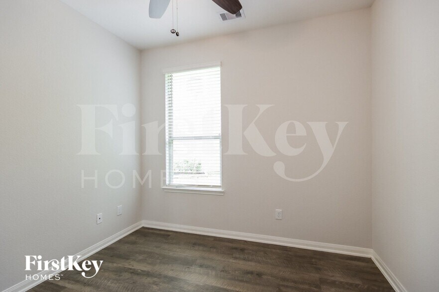 Building Photo - 13012 Stone Vly Wy