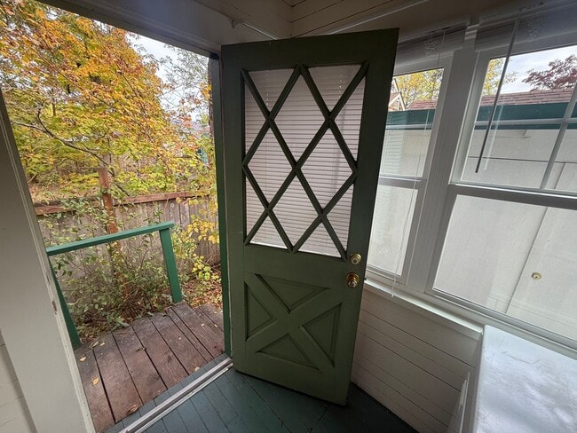 Building Photo - Charming 1BR/1BA House