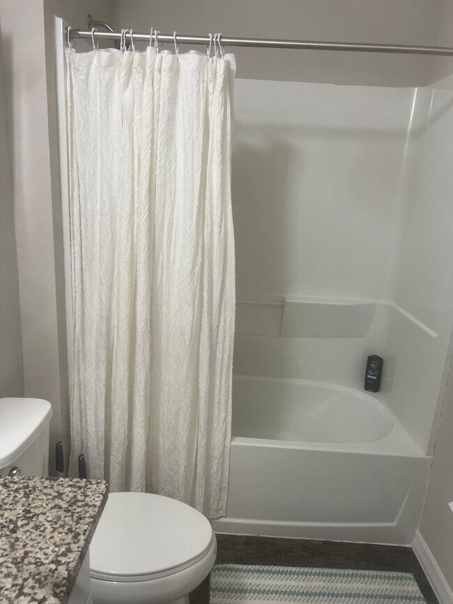 Building Photo - Spacious 5BR House in Winter Haven