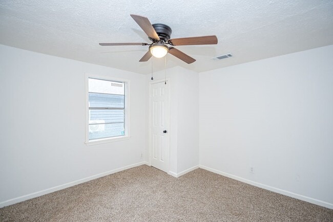 Building Photo - 2425 Fayle St