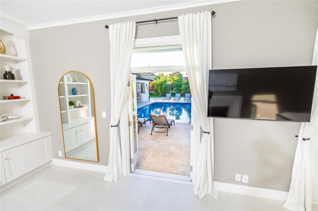 Building Photo - 3127 Sherwood Blvd