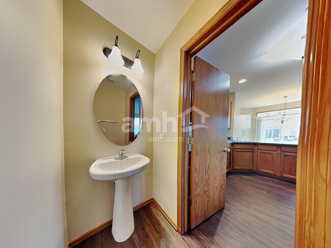 Building Photo - 211 Barrett Dr