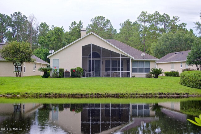 Building Photo - 9166 Spindletree Way