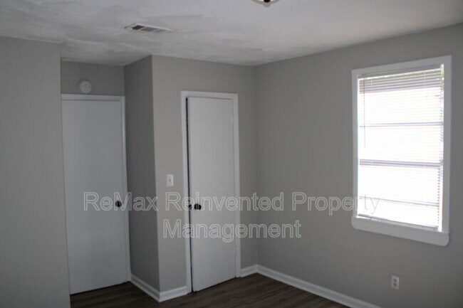Building Photo - 1510 Koger St