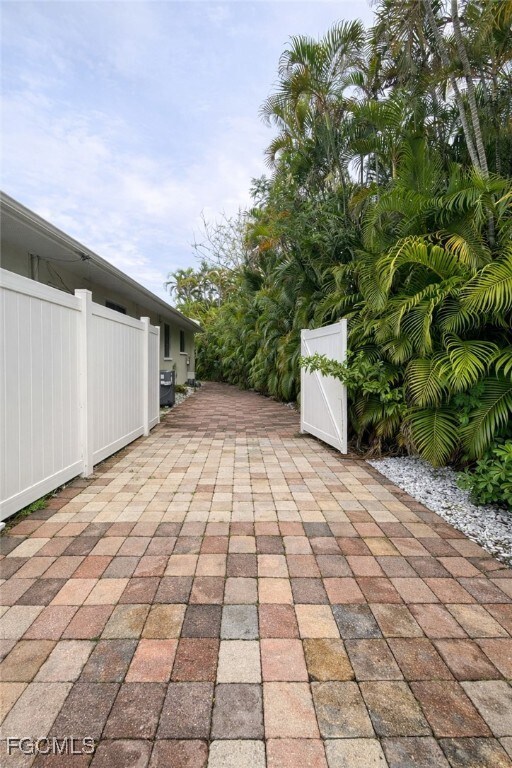 Building Photo - 245 SW 47th St