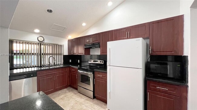 Building Photo - 1650 SW 125th Ct