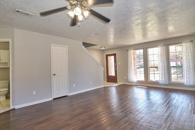 Building Photo - 219 Fort Sumter Ct