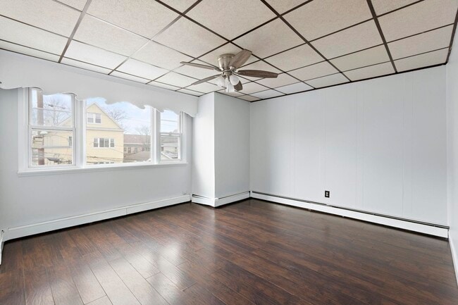 Building Photo - 28 E 49th St