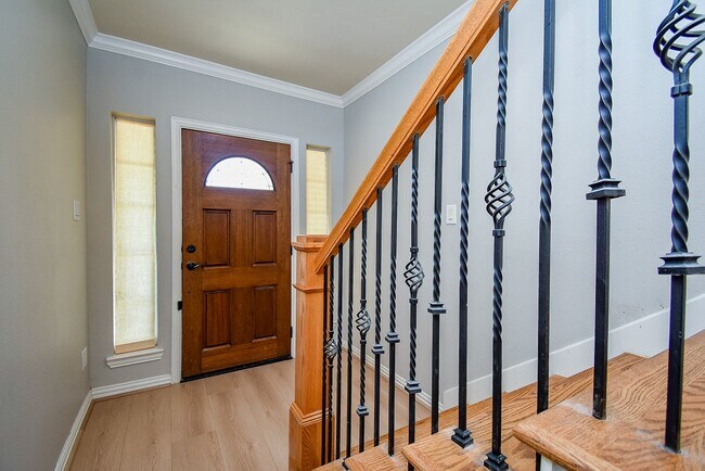 Building Photo - 5615 Winsome Ln