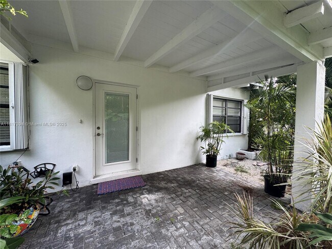 Primary Photo - 1601 SW 12th Ct