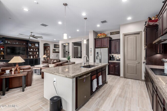 Building Photo - 20176 E Nighthawk Way