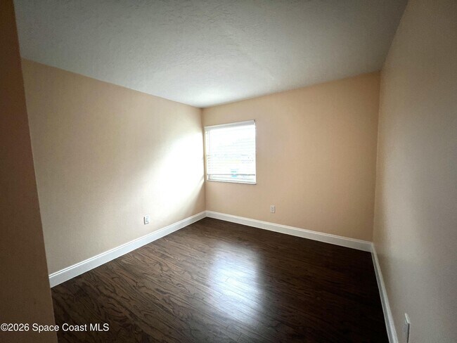 Building Photo - 1298 Vandalia Ave SE
