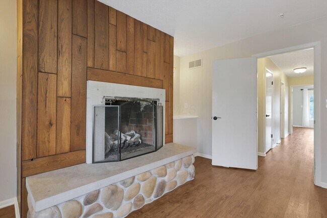 Building Photo - 2844 Wildwood Rd