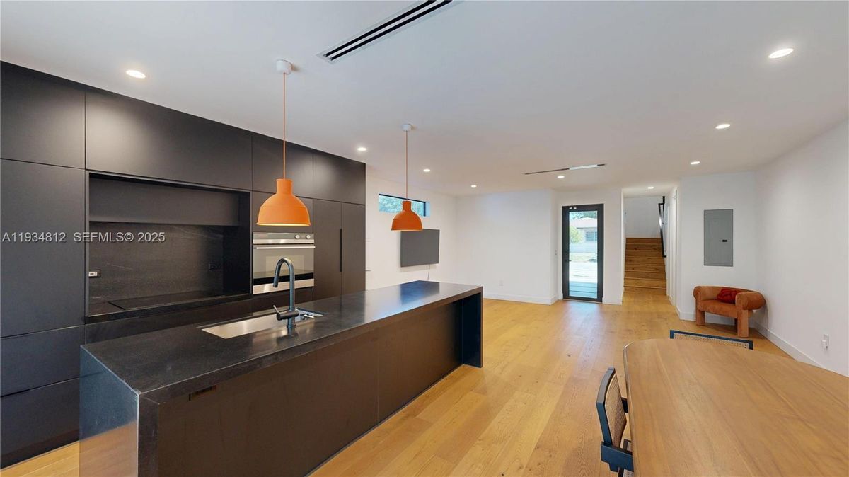 Building Photo - 353 NW 50th St