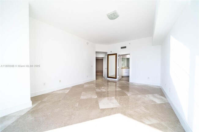 Building Photo - 3330 NE 190th St