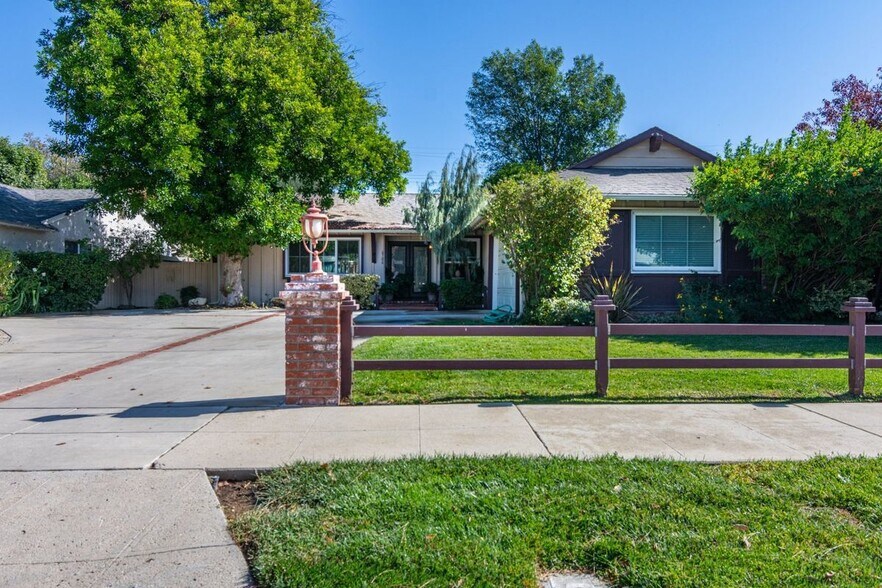 Building Photo - 6706 Capistrano Ave