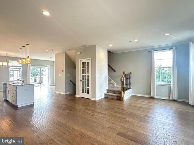 Building Photo - 13 Hedley Ln