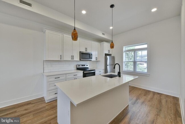 Building Photo - 3680 Indian Queen Ln