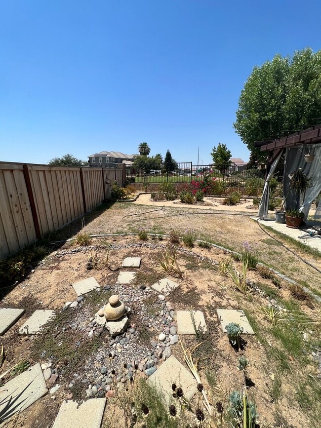 Building Photo - 5916 Sucre Pl