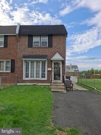 Building Photo - 130 N Wells Ave