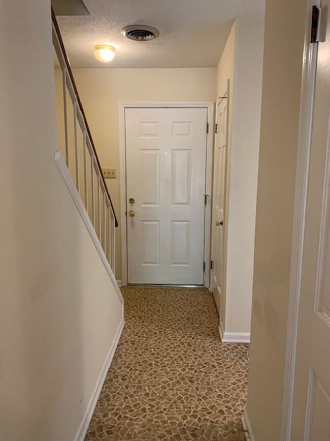 Building Photo - Condo in Roanoke Rapids Located Near Inter...