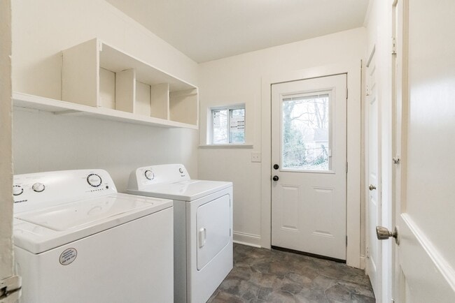 Building Photo - BRAND NEW RENOVATED HOME!