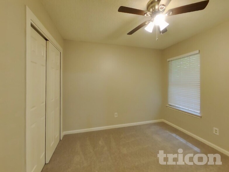 Building Photo - 419 Windhurst Dr