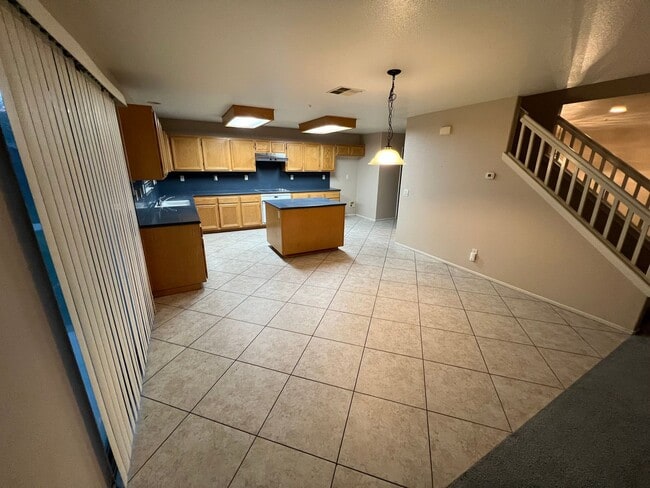 Building Photo - Spacious 3-Bedroom Home with Loft, 3-Car Garage & Large Backyard in Desirable South Loma Linda