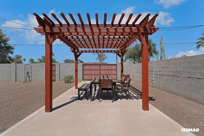 Building Photo - Charming 2BR House in Phoenix