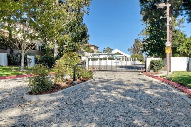 Building Photo - 151 Bronze Way