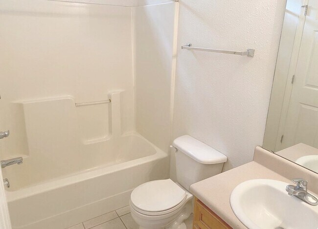 Building Photo - 924 Ashburn Dr