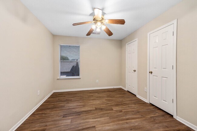 Building Photo - 1835 Taylor Creek Dr