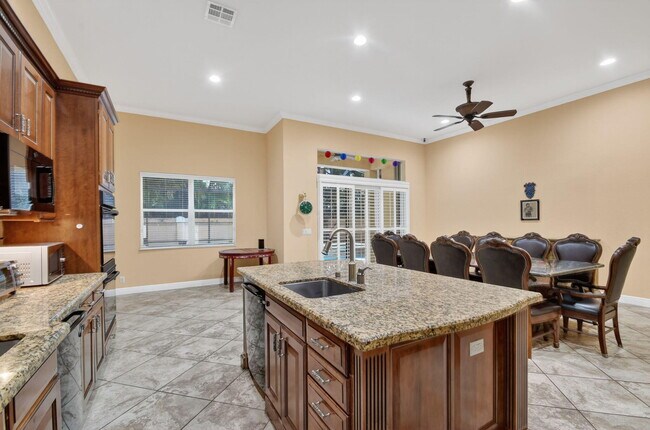 Building Photo - 10247 Isle Wynd Ct