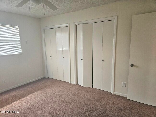 Building Photo - 6832 Escondido Dr