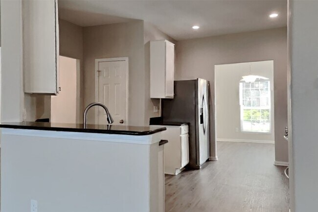 Building Photo - 2544 Elm Crossing Trail