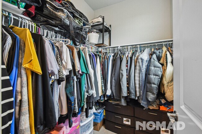 Building Photo - Charming 3BR Townhome in Castle Pines