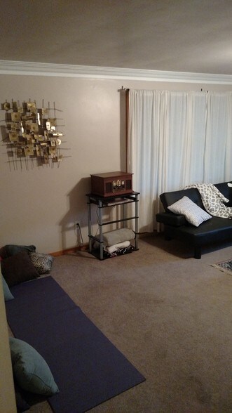 Living room 2 - 194 11th Ave