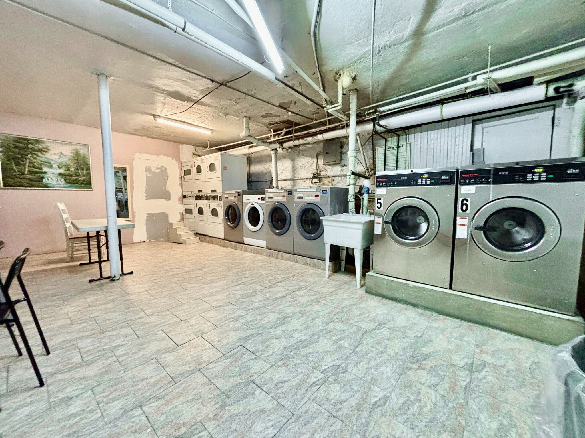 Building Photo - 30 Dongan Pl