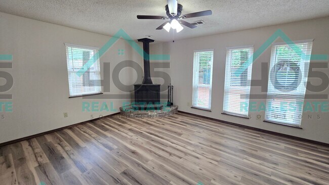 Building Photo - 3 Bed Rental in Norman