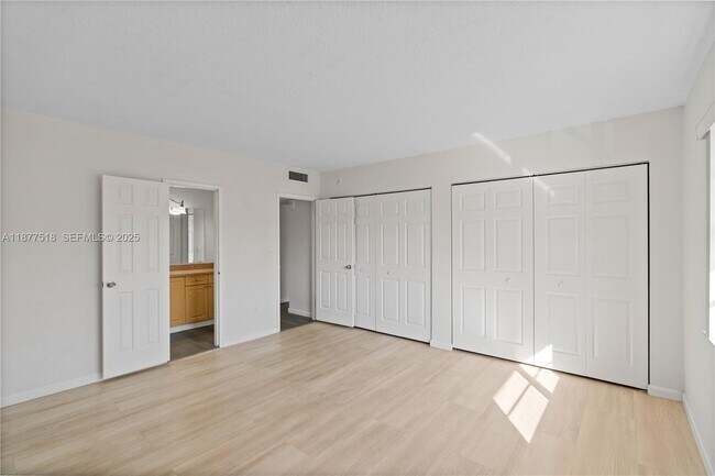 Building Photo - 9972 SW 88th St