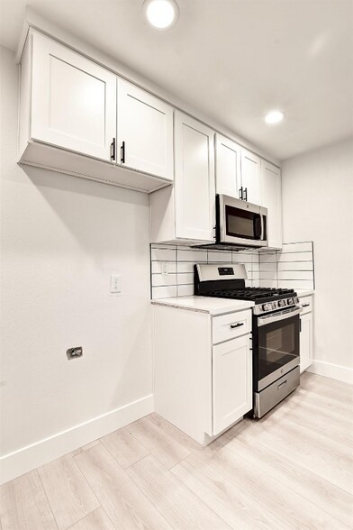 Building Photo - 2841 Utah Ave